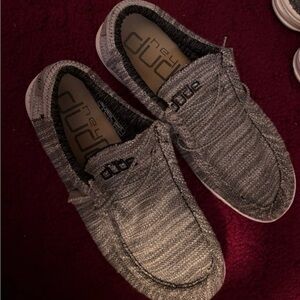 Hey Dude Men's Textured Gray Loafers